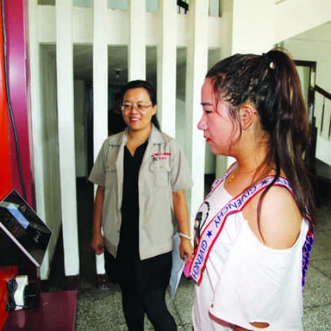 為加強(qiáng)公司機(jī)關(guān)基礎(chǔ)管理，公司機(jī)關(guān)自本月1日起實(shí)行考勤刷臉管理制度